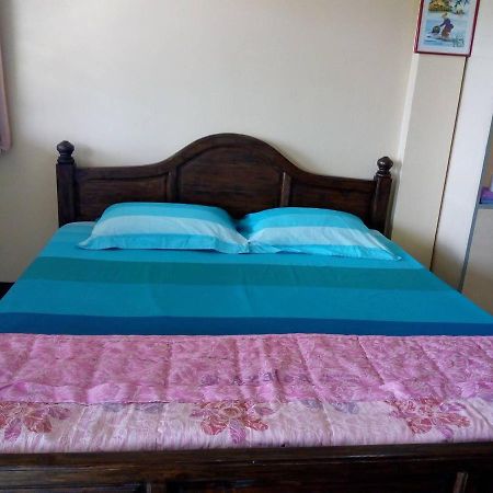 Suthiwan Place Bed and Breakfast Nakhon Pathom Esterno foto